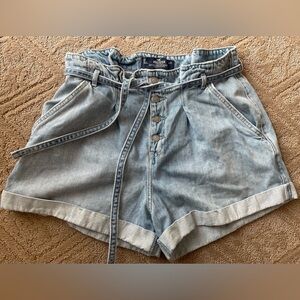 Hollister women’s Button Fly Paperbag Jean Shorts Sz 13/31 Ultra High Rise curvy